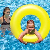 87130 | 35'' Swim Tube – Lifestyle 1