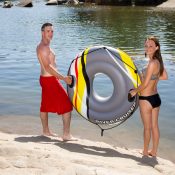 85607 | 47'' DLX River Cruiser Tube - Lifestyle 1