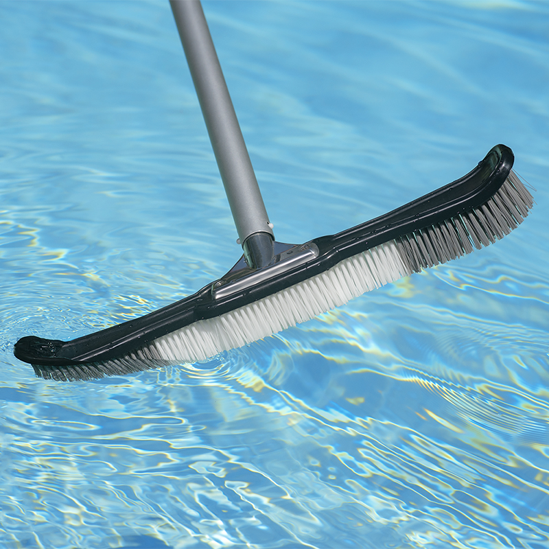 18.5″ Flexible Body Brush Poolmaster