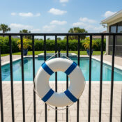 55553-55554 LS AI-Image_FoamRingBuoy_03RGB800px